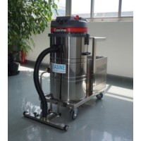 依晨電瓶式吸塵器與插電式清潔設備 室外廣場與物流倉庫的得力助手
